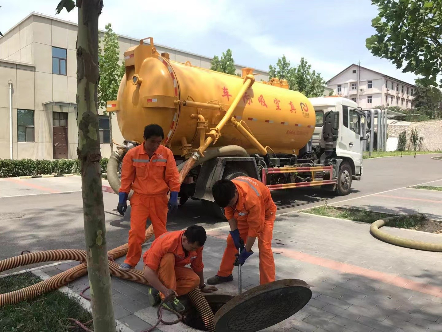 锦江化粪池清理与5-8吨吸粪车施工效率分析